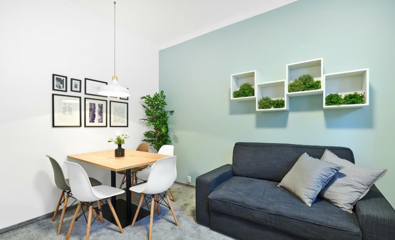 Honest Smichov Apartament