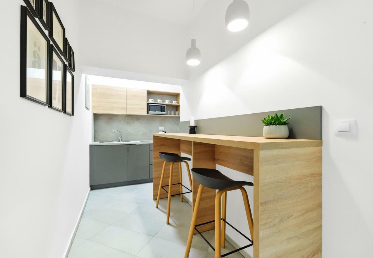 Honest Smichov Apartment Prag